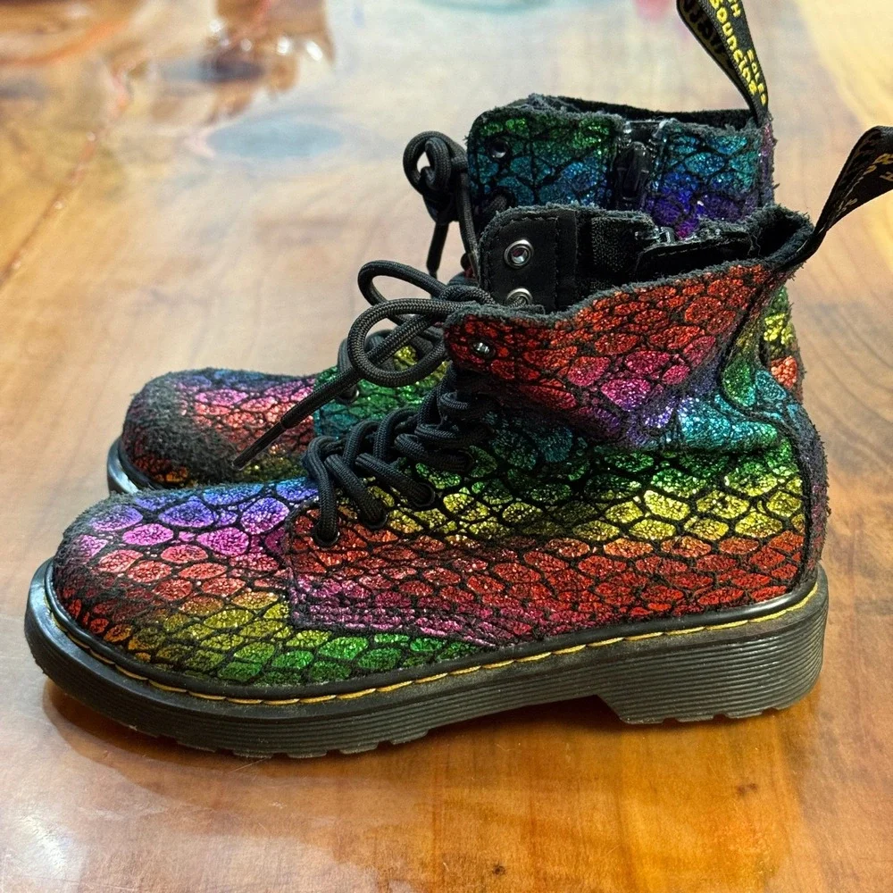 Dr. Martens Boots US 1 M UK 13 EU 32 1460 Pascal J Girl Sparkle Snake Metallic